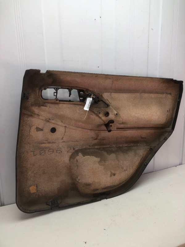 Обшивка двери Volkswagen Passat B4