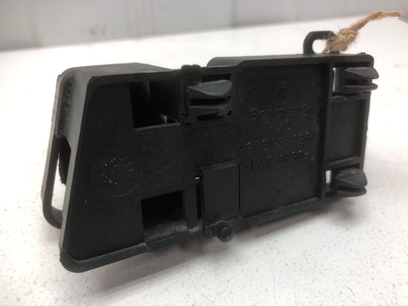 Ручка двери внутренняя Volkswagen Passat B4