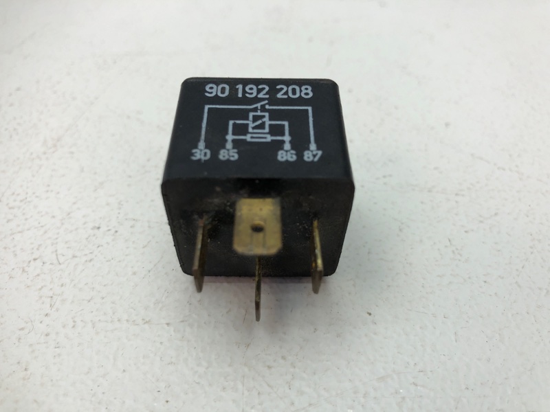 Реле GM 90192208