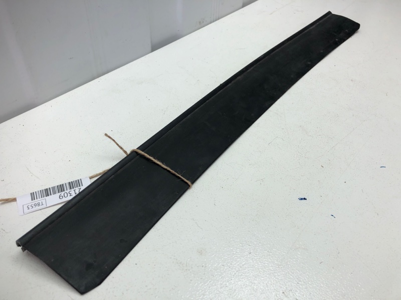 Уплотнительная резинка Mercedes M-Class W163