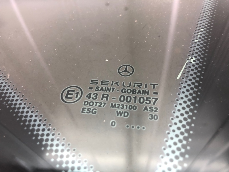 Стекло боковое Mercedes W168