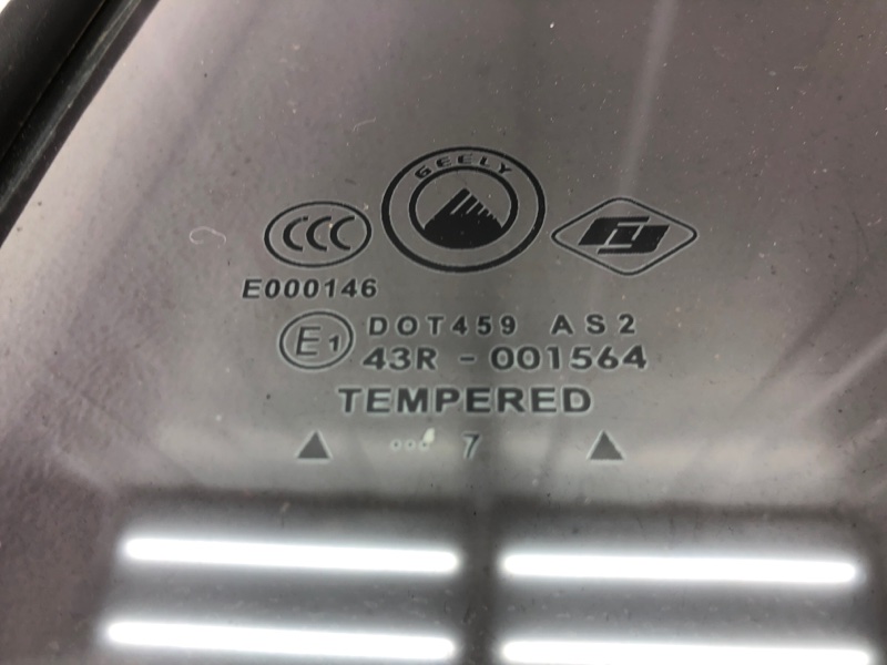 Стекло двери ( форточка ) Geely MK