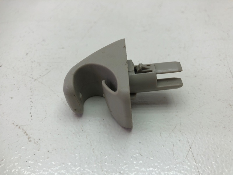 Кронштейн козырька Nissan Tiida