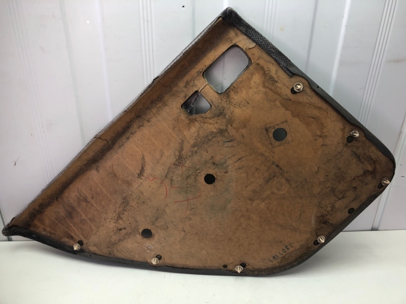 Обшивка двери Ford Fiesta MK3