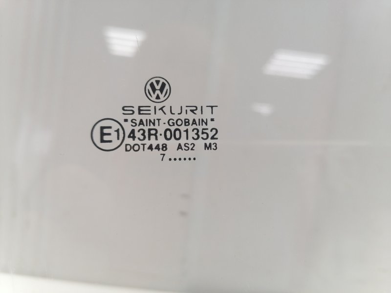Стекло двери Volkswagen Transporter T4
