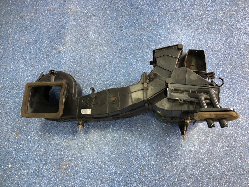 Корпус отопителя ( печки ) Volkswagen Golf 3