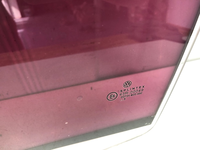 Стекло двери Volkswagen Golf 3