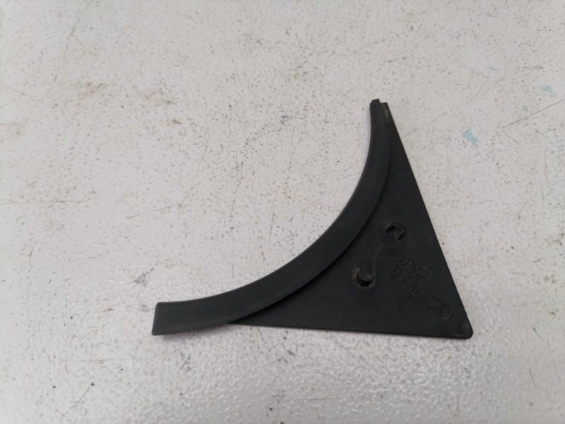 Уголок двери Ford Fusion