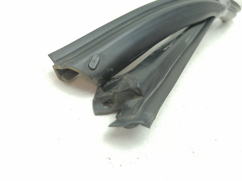 Уплотнитель двери Chevrolet Lanos