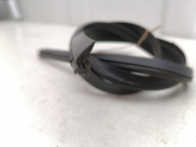 Уплотнитель лобового Hafei Brio (Lobo)