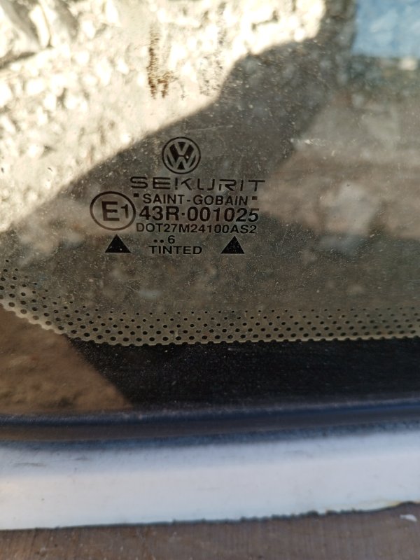 Стекло боковое Volkswagen Transporter T4
