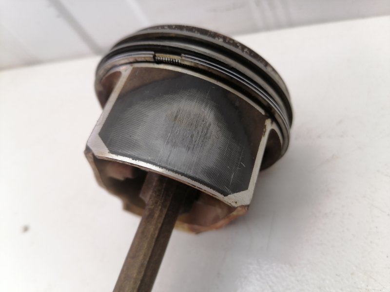 Шатун с поршнем VOLKSWAGEN BORA