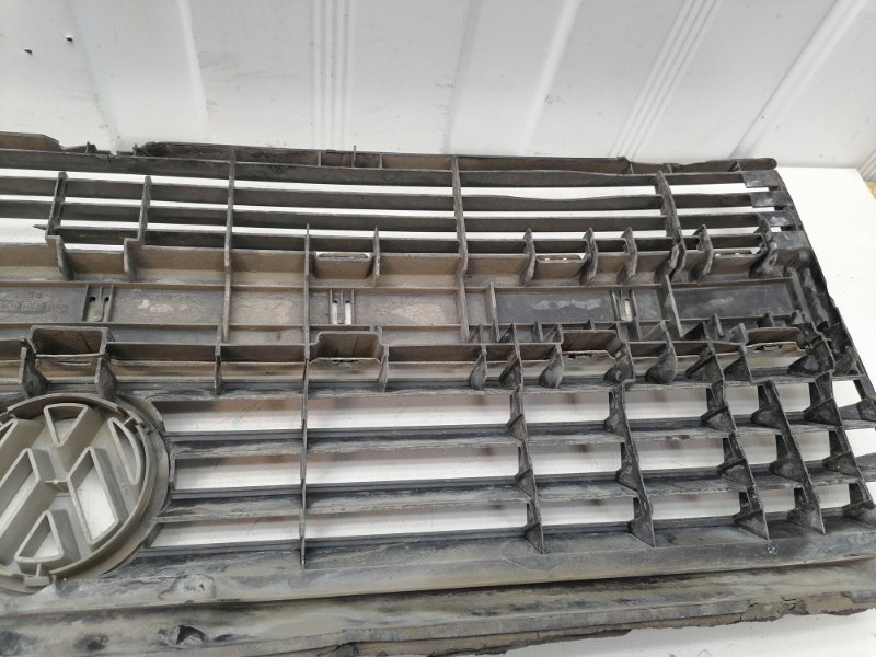 Решетка радиатора Volkswagen Transporter T4