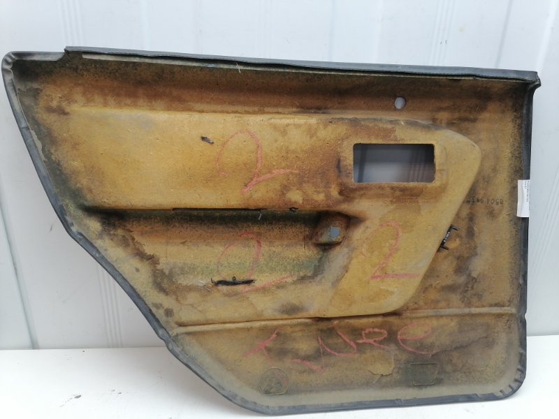 Обшивка двери Volvo 460