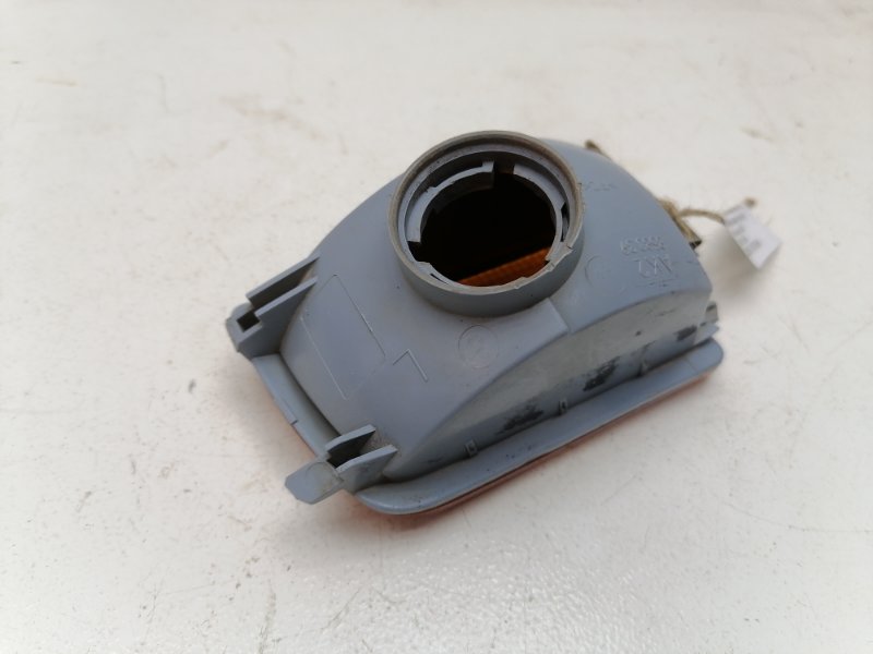 Фонарь поворота Volkswagen Golf 3