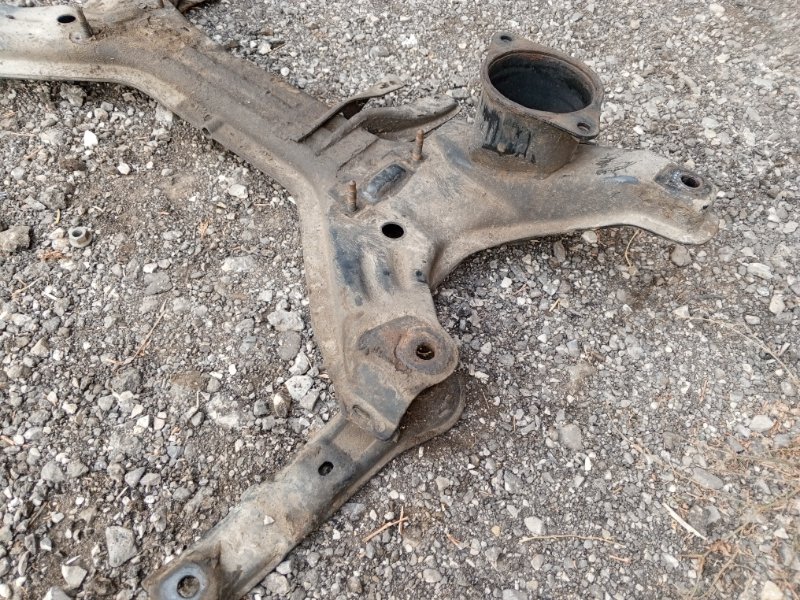 Балка подвески Volkswagen Golf 3