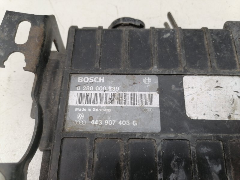 Блок управления двигателем VOLKSWAGEN PASSAT B3