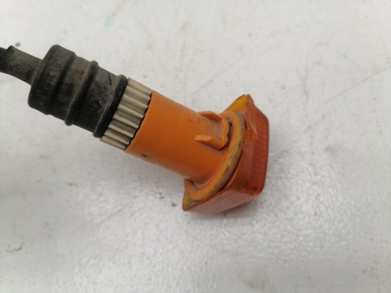 Поворотник в крыле Ford Fiesta MK3