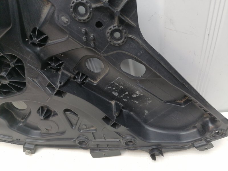 Кронштейн стеклоподъемника Ford Fusion