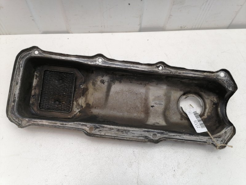 Крышка клапанов Audi 100 C3