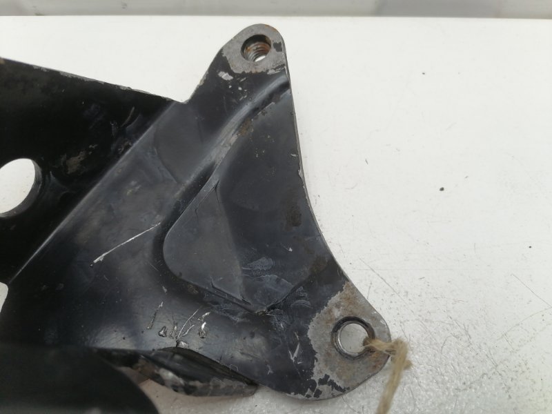 Кронштейн кпп Volkswagen Passat B4
