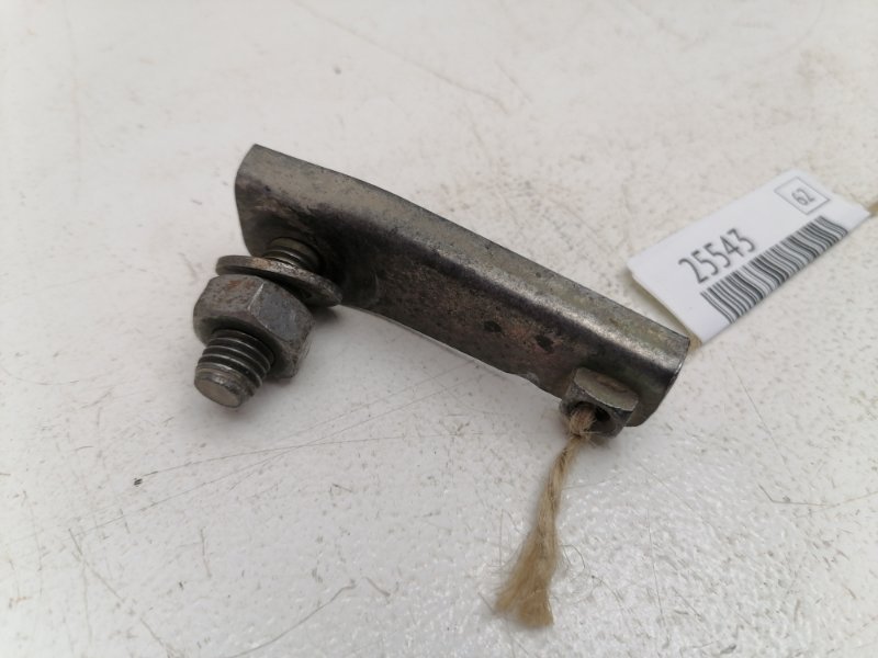 Крепление Volkswagen Passat B4