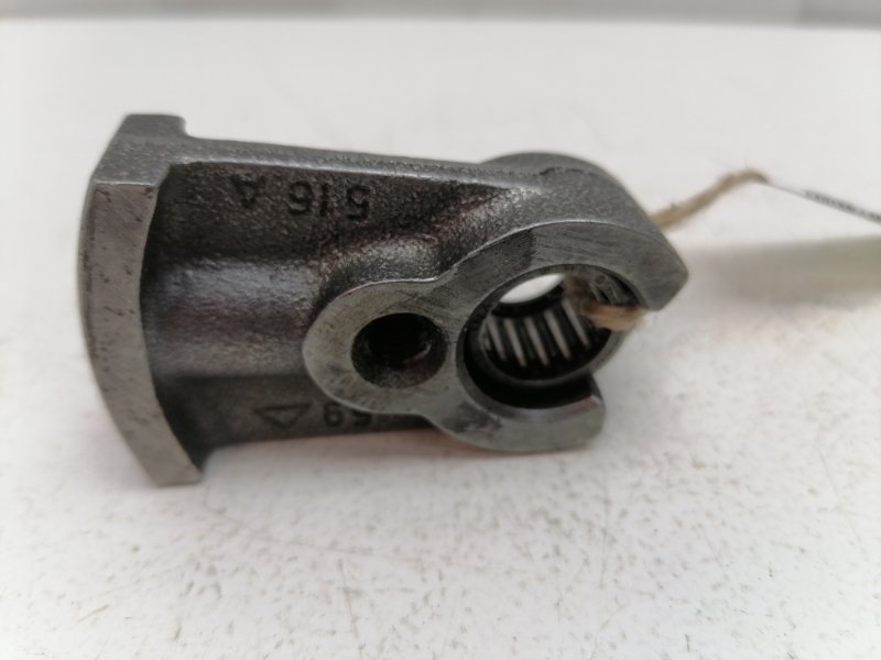 Опора оси кпп Volkswagen Passat B4