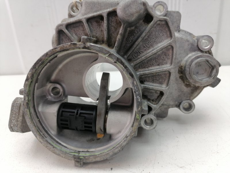Крышка кпп Skoda Octavia A5