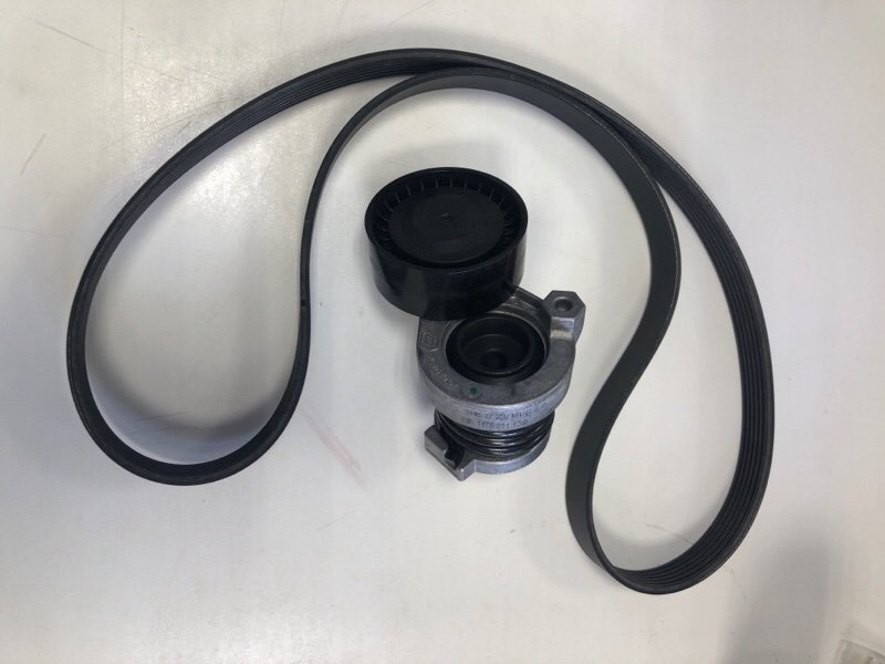 Комплект приводного ремня Renault Logan Sandero 1.6 8V