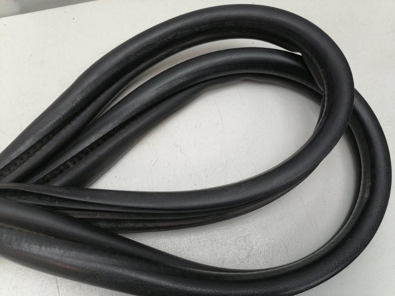 Уплотнитель проема двери Fiat Albea