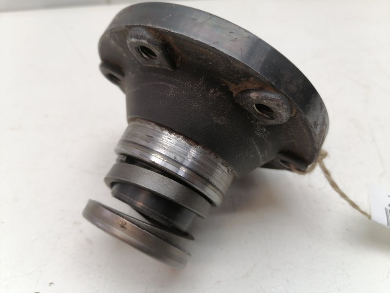 Фланец кпп Volkswagen Golf 3 1.8/2.0