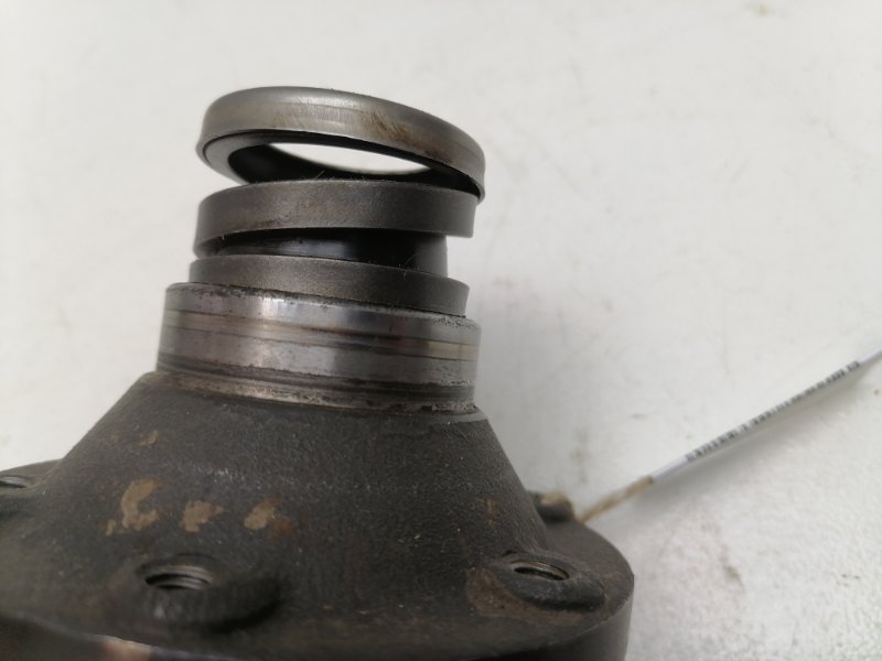 Фланец кпп Volkswagen Golf 3 1.8/2.0