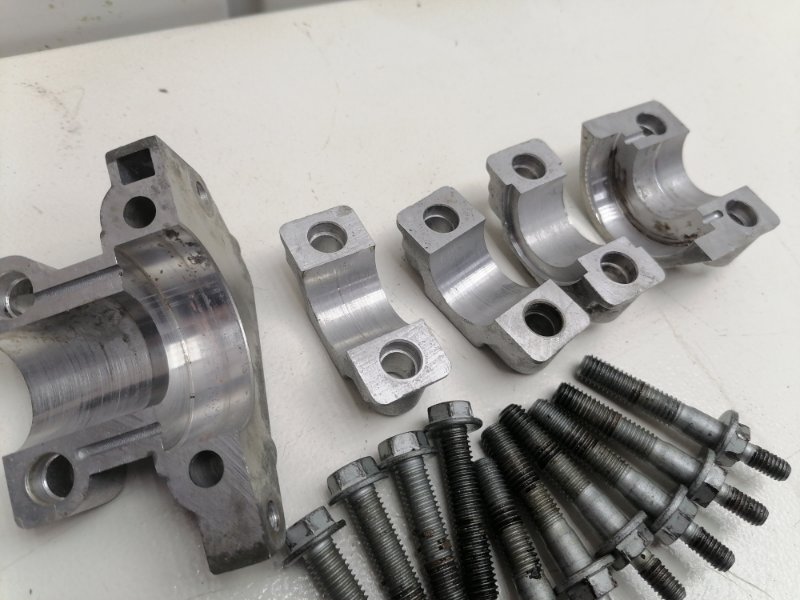 Бугель распредвала Volvo 460