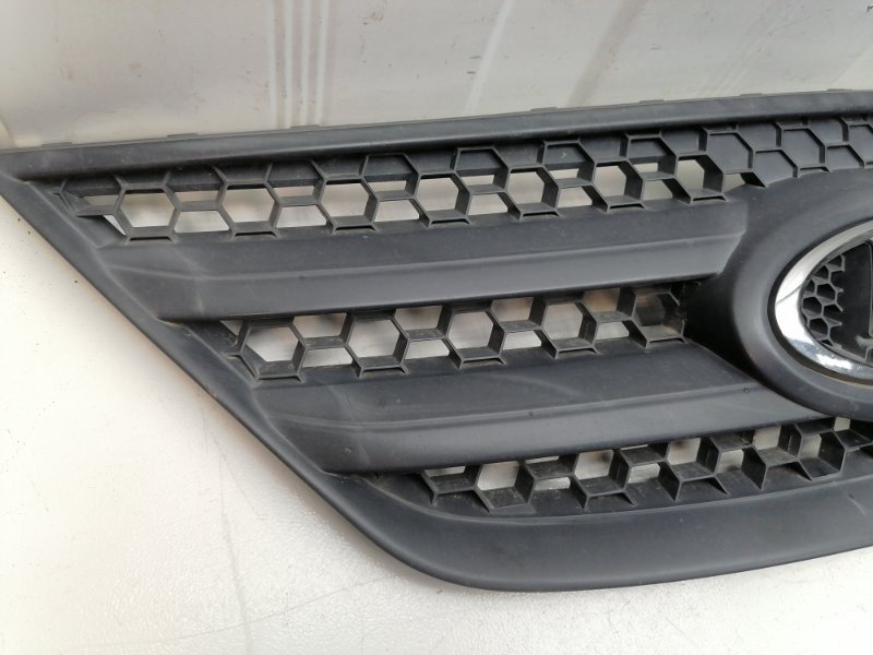 Решетка радиатора Lada Largus 2020