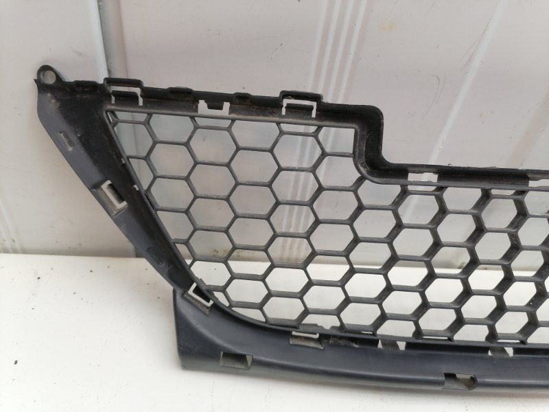 Решетка бампера Lada Largus 2020