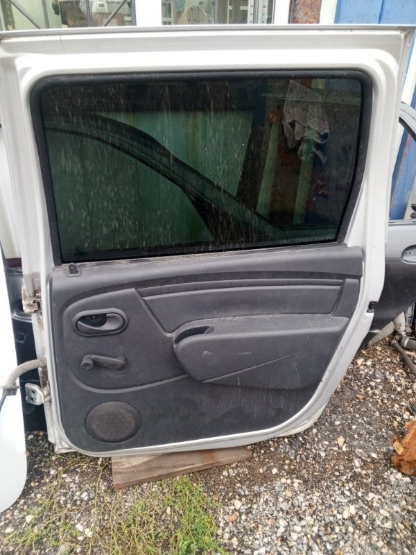 Дверь Lada Largus 2020