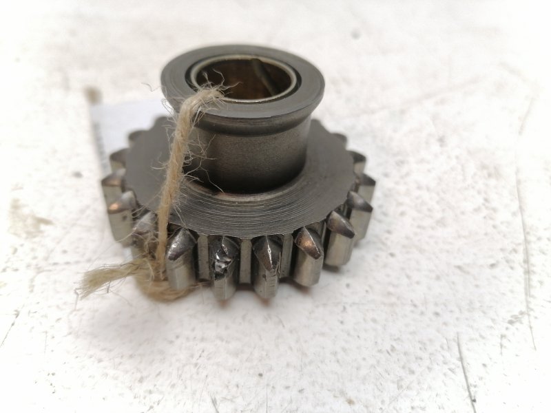 Шестерня заднего хода Volkswagen Golf 4