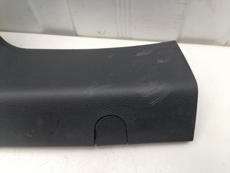 Обшивка стойки Lada Largus