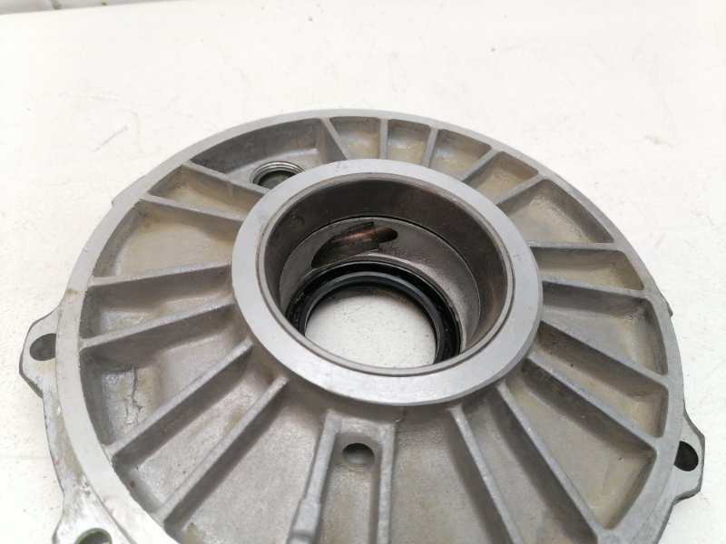 Крышка кпп Audi 80 B3