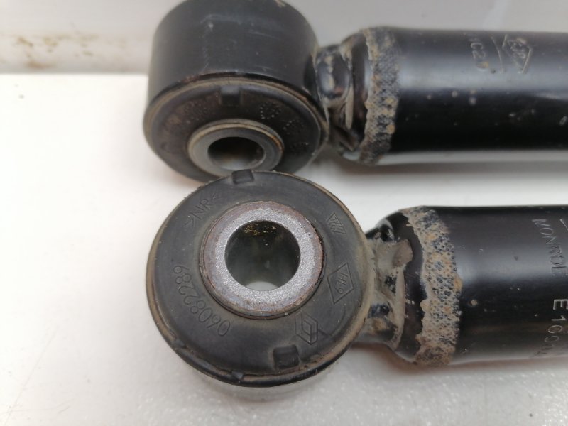 Амортизатор Lada Largus