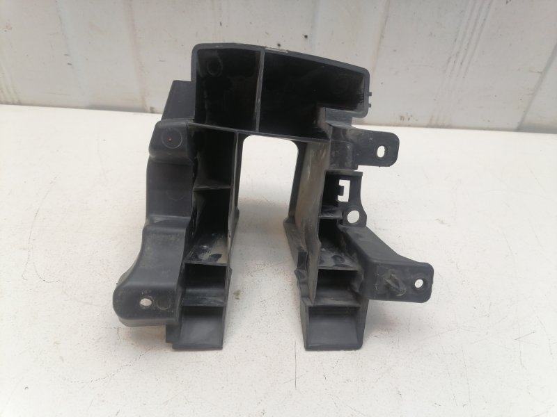 Усилитель бампера Lada Largus