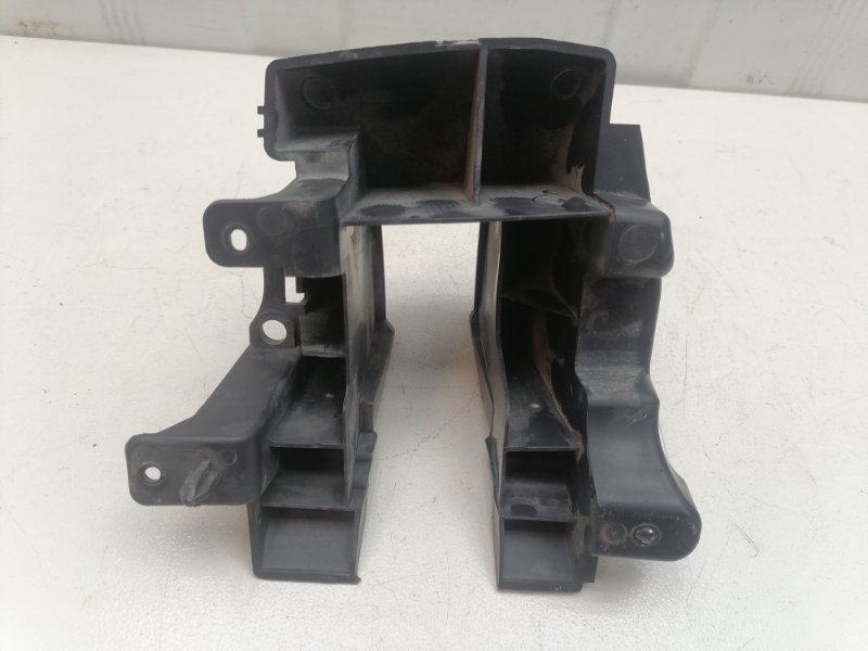 Усилитель бампера Lada Largus