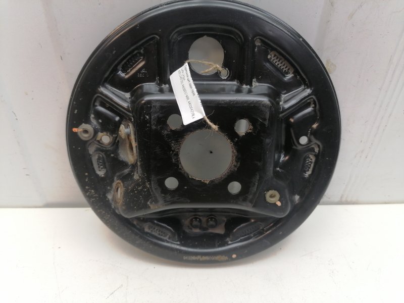 Тормозной щит Lada Largus