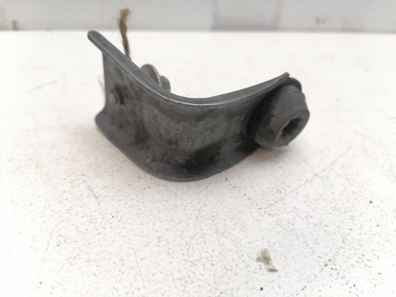 Кронштейн радиатора Lada Largus 2020