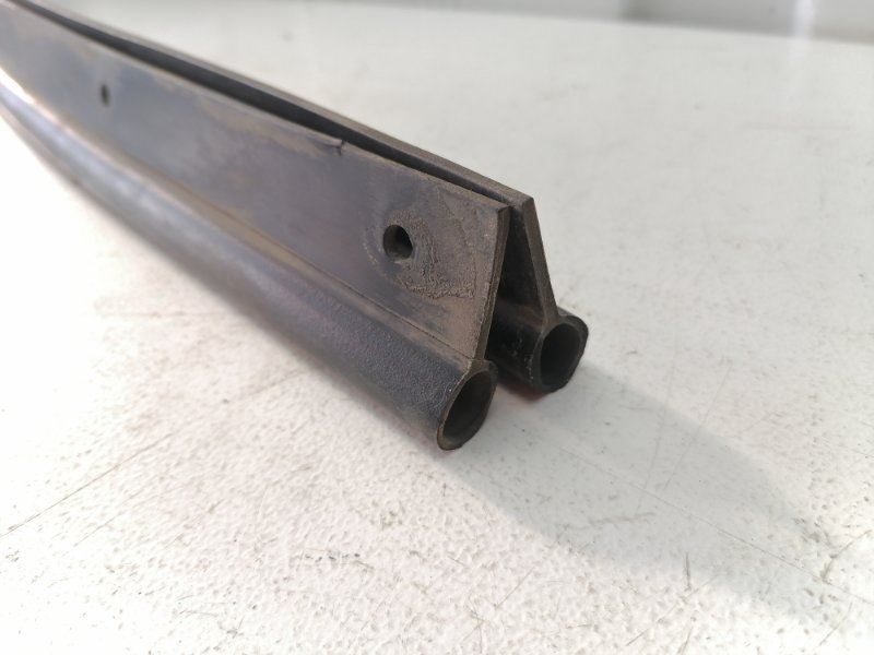 Уплотнитель капота Fiat Albea