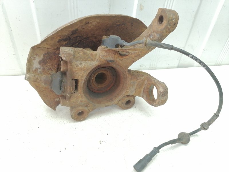 Кулак подвески Volkswagen Transporter T4