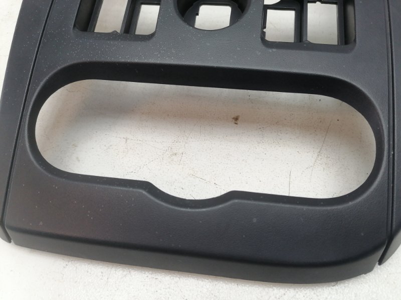 Рамка магнитолы Lada Largus 2020