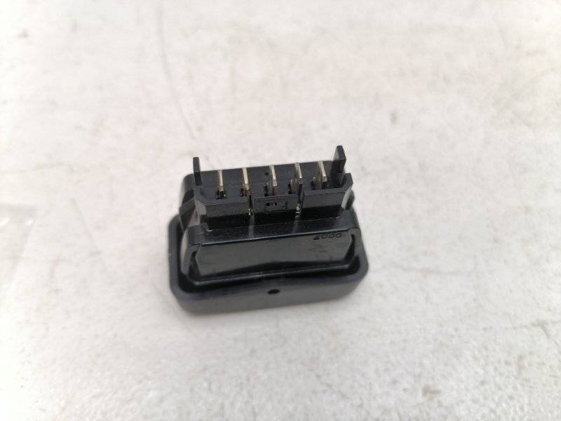 Кнопка стеклоподъемника Lada Largus