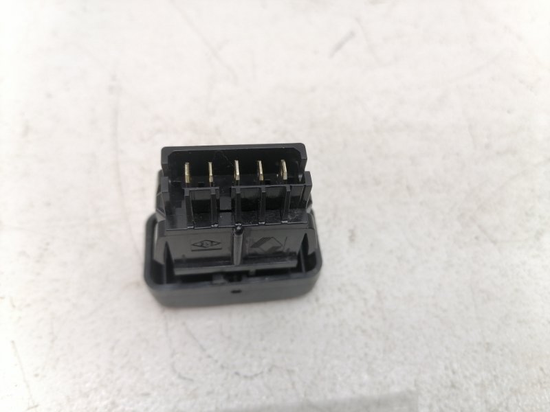 Кнопка центрального замка Lada Largus