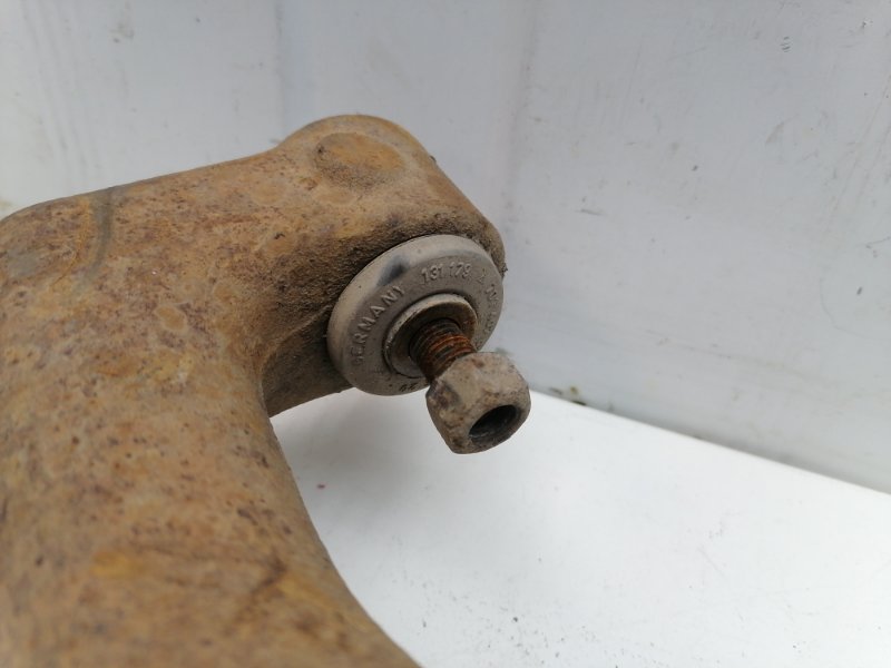 Рычаг подвески верхний Volkswagen Transporter 90-95 T4